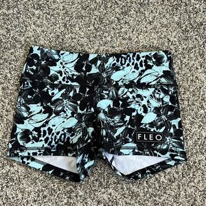 FLEO shorts